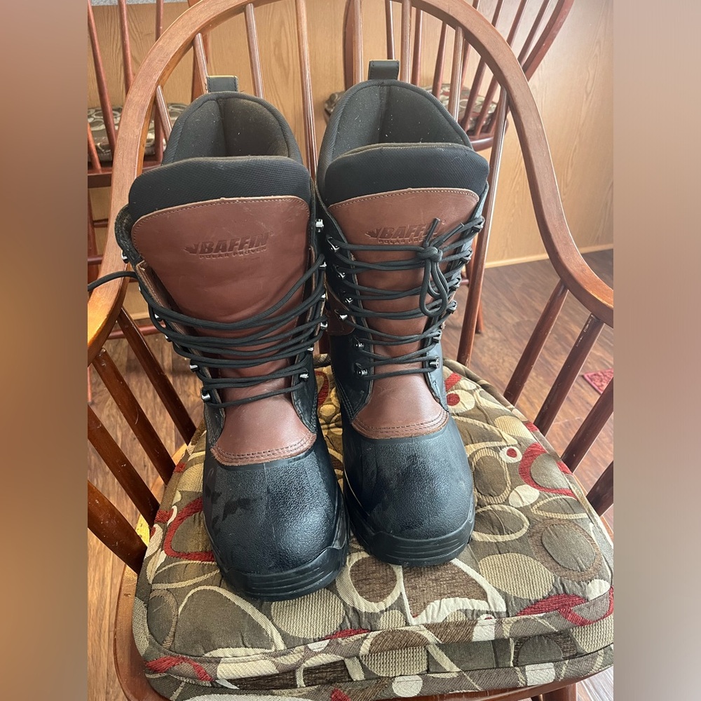Baffin apex men’s size 9 snow boots excellent condition